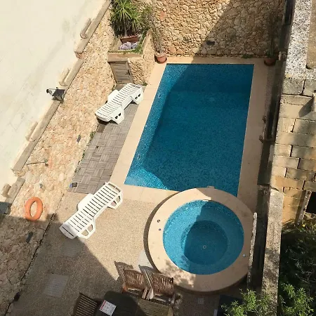 Ta' Manwel * Nadur
